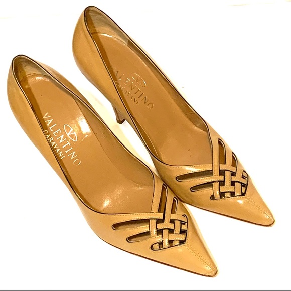 VALENTINO GARAVANI Crisscross Leather Pumps - Picture 5 of 16